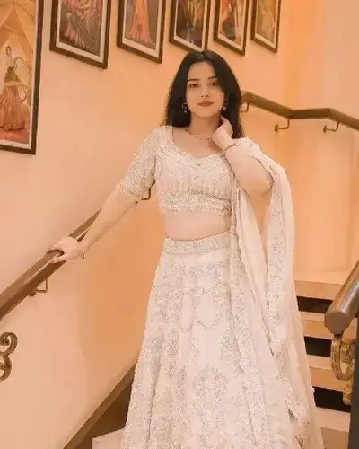 Escort Service In East Nimar